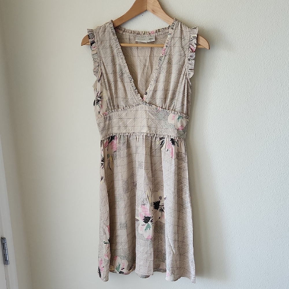 RESOUND 100% Silk Beige Floral Mini Dress Ruffle V-neck Sleeveless Sz 2